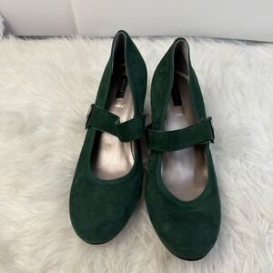 Array Green‎ Suede Low Heel Women’s Size 9.5